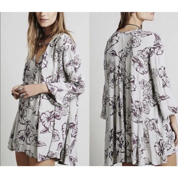 Free People Tree Floral Swing Oversized Tunic Top Size XS Split V-neck In Gray - Picture 1 of 7